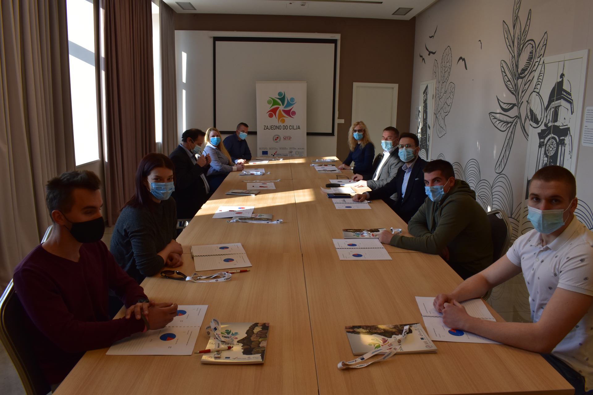 Suradnja alumnija i studenata Prometnog odjela - studenti Prometnog odjela sudjelovali na Savjetovanju o uvjetima rada vozača