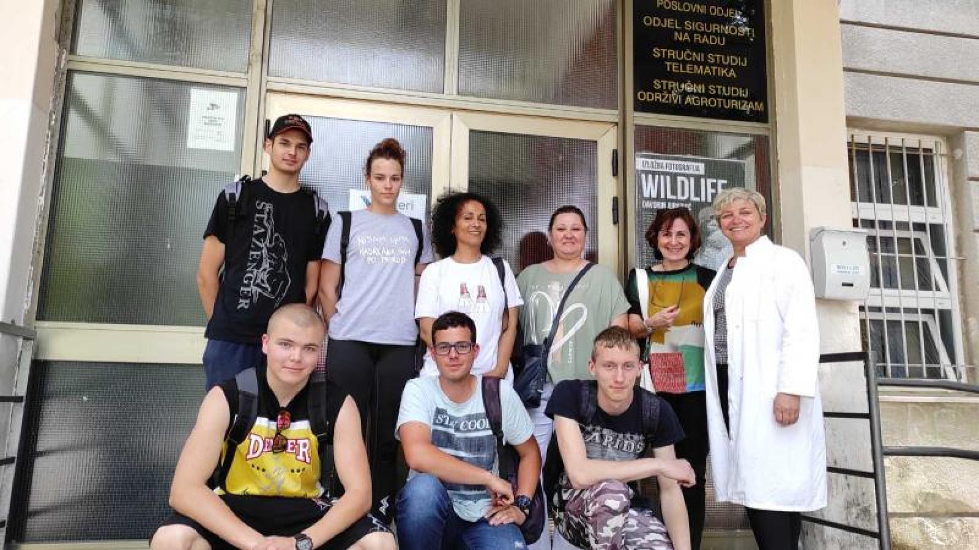 Učenici Graditeljske škole za industriju i obrt Rijeka destilirali eterična ulja hibridne lavande u biotehničkom laboratoriju Veleučilišta u Rijeci