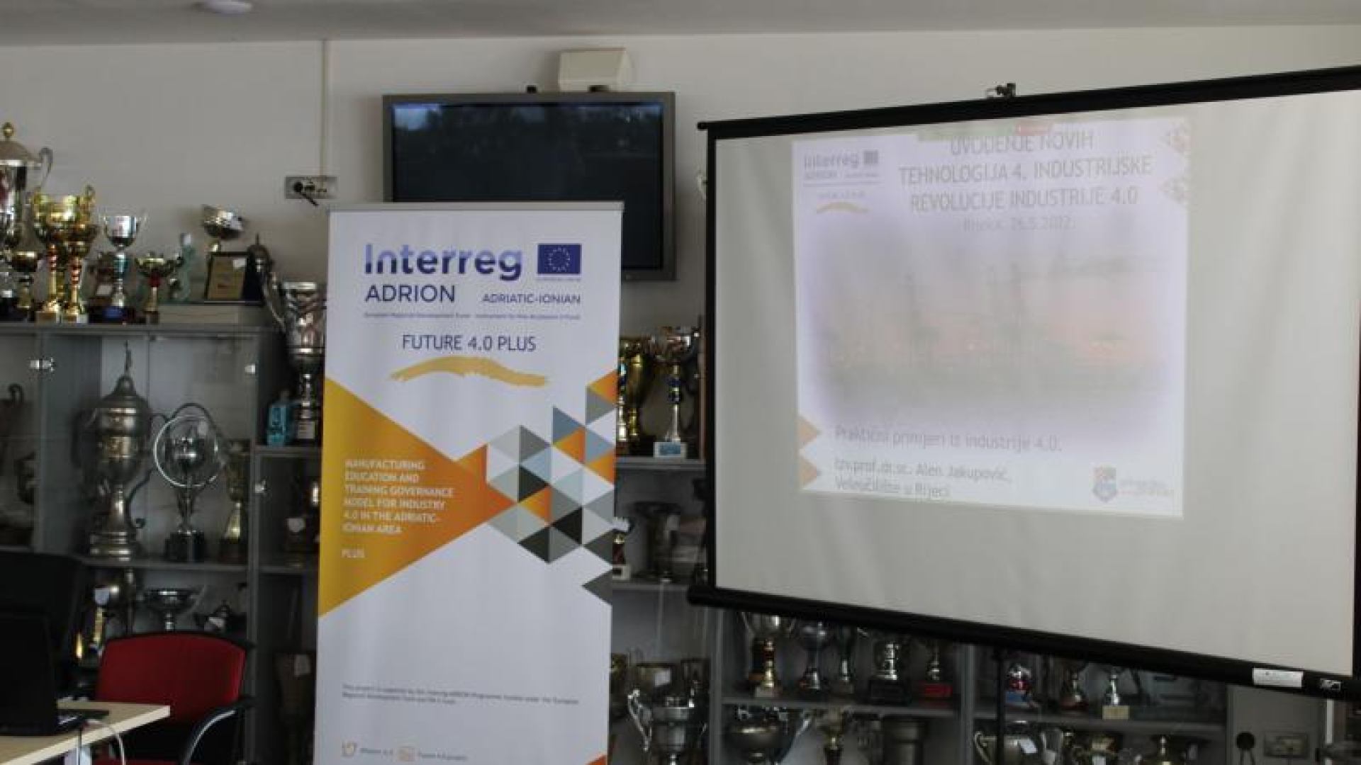 Naš nastavnik izv. prof. dr. sc. Alen Jakupović održao je radionicu na temu uvođenja novih tehnologija 4. industrijske revolucije