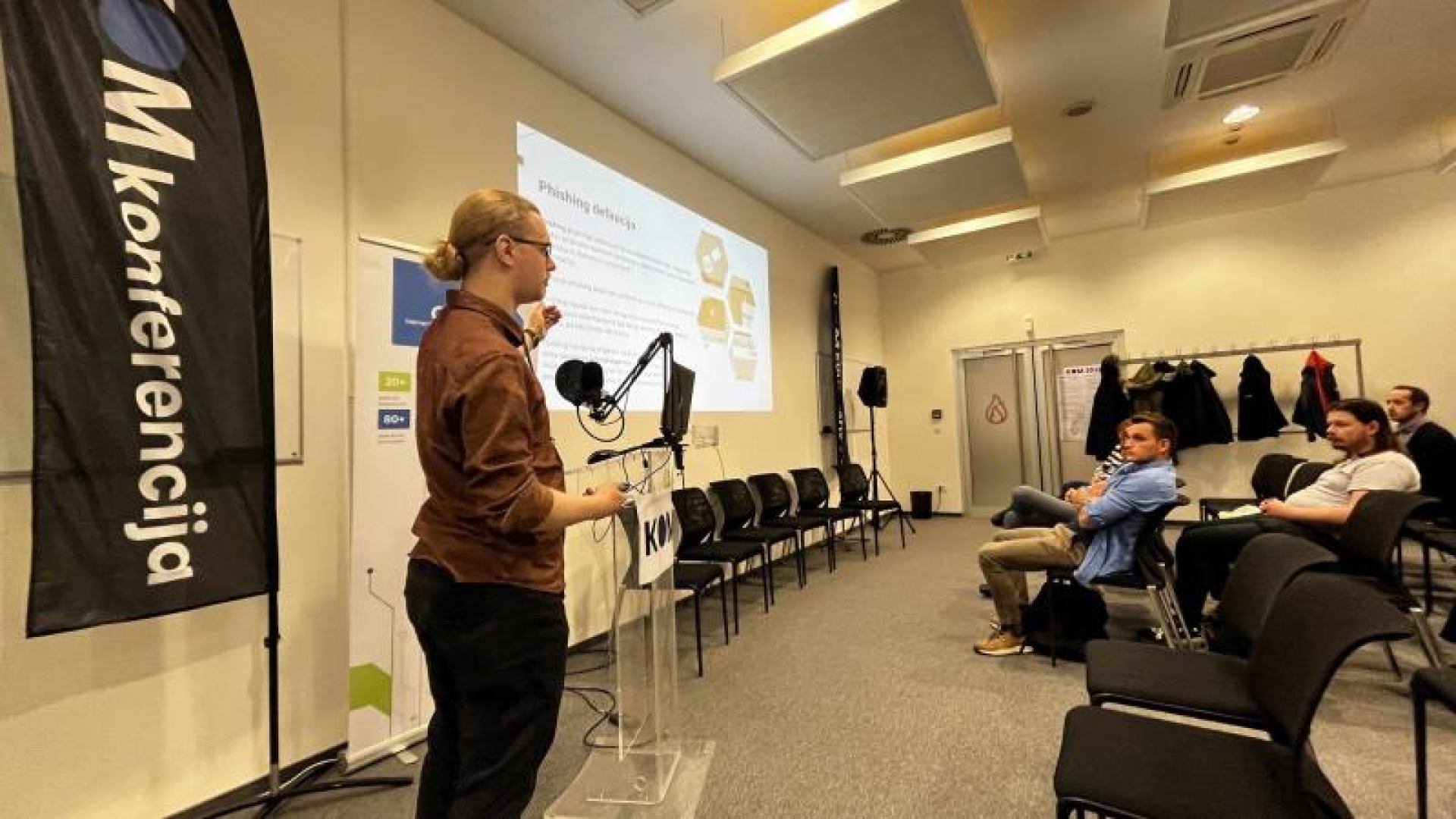 Prezentacija rada na konferenciji KOM2022