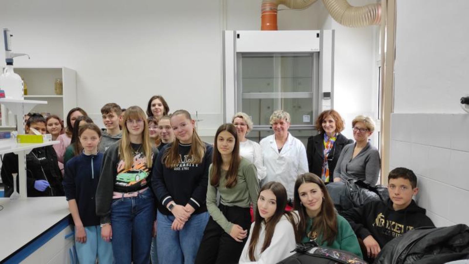 Radionica izrade sapuna s učenicima OŠ Podmurvice i Graditeljske škole za industriju i obrt Rijeka